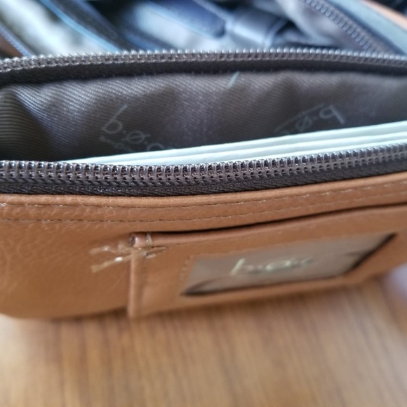 b·ø·c purse with wristlet - Picture 5 of 7